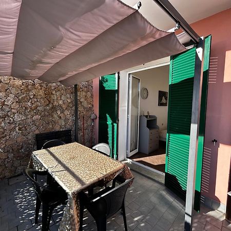 Casa Serge Vista Mare Con Ampio Terrazzo Privato بيرغيجي المظهر الخارجي الصورة