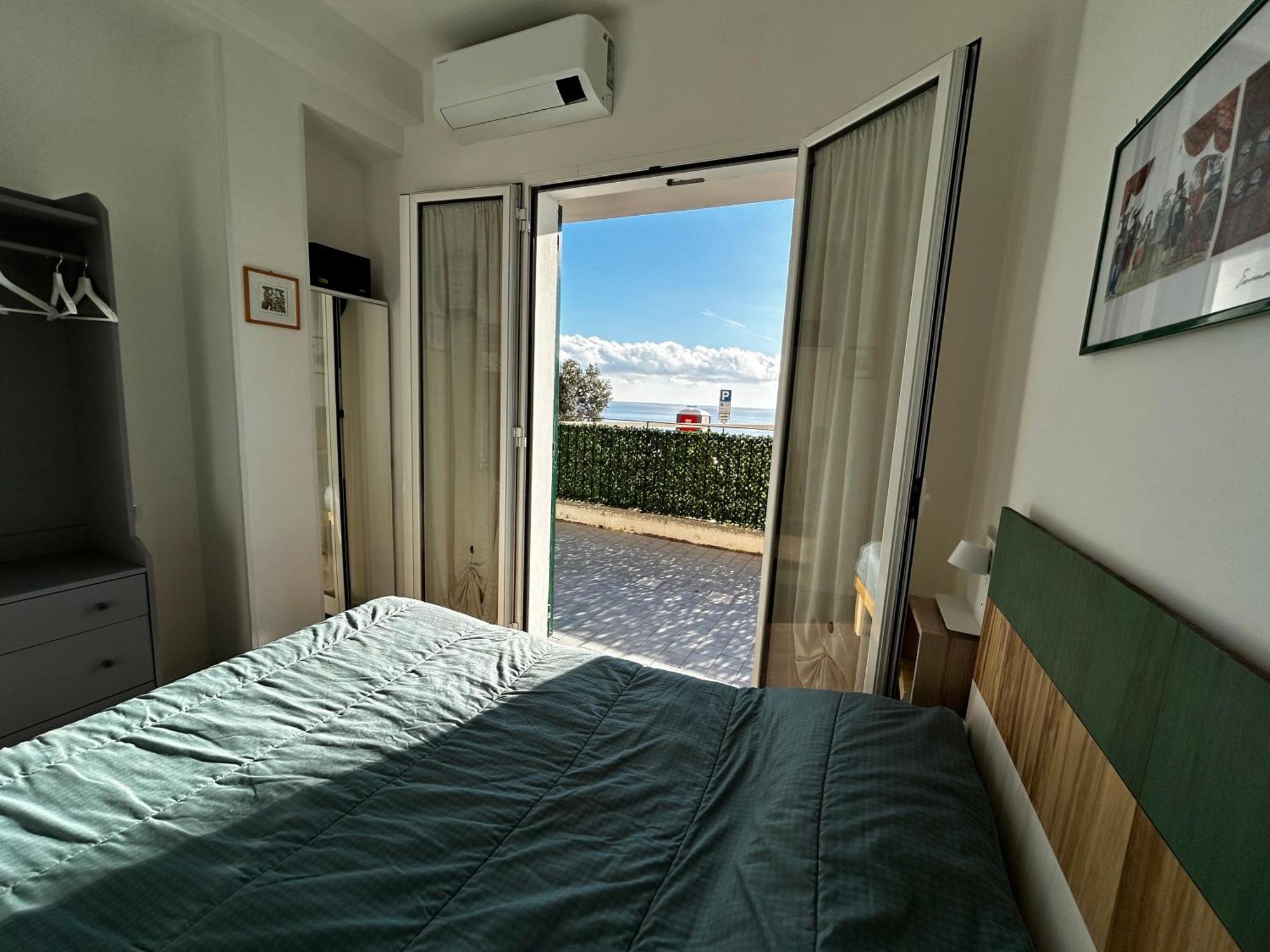 Casa Serge Vista Mare Con Ampio Terrazzo Privato بيرغيجي المظهر الخارجي الصورة